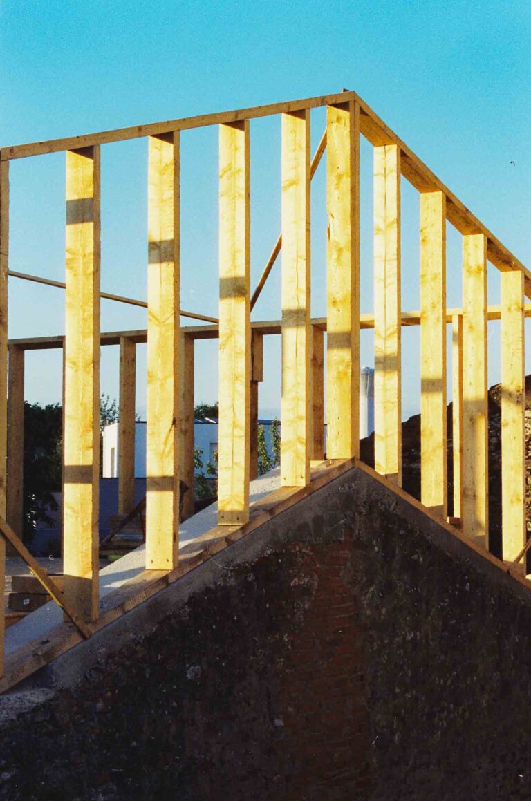 Basic construction framing 101 for a new build home.